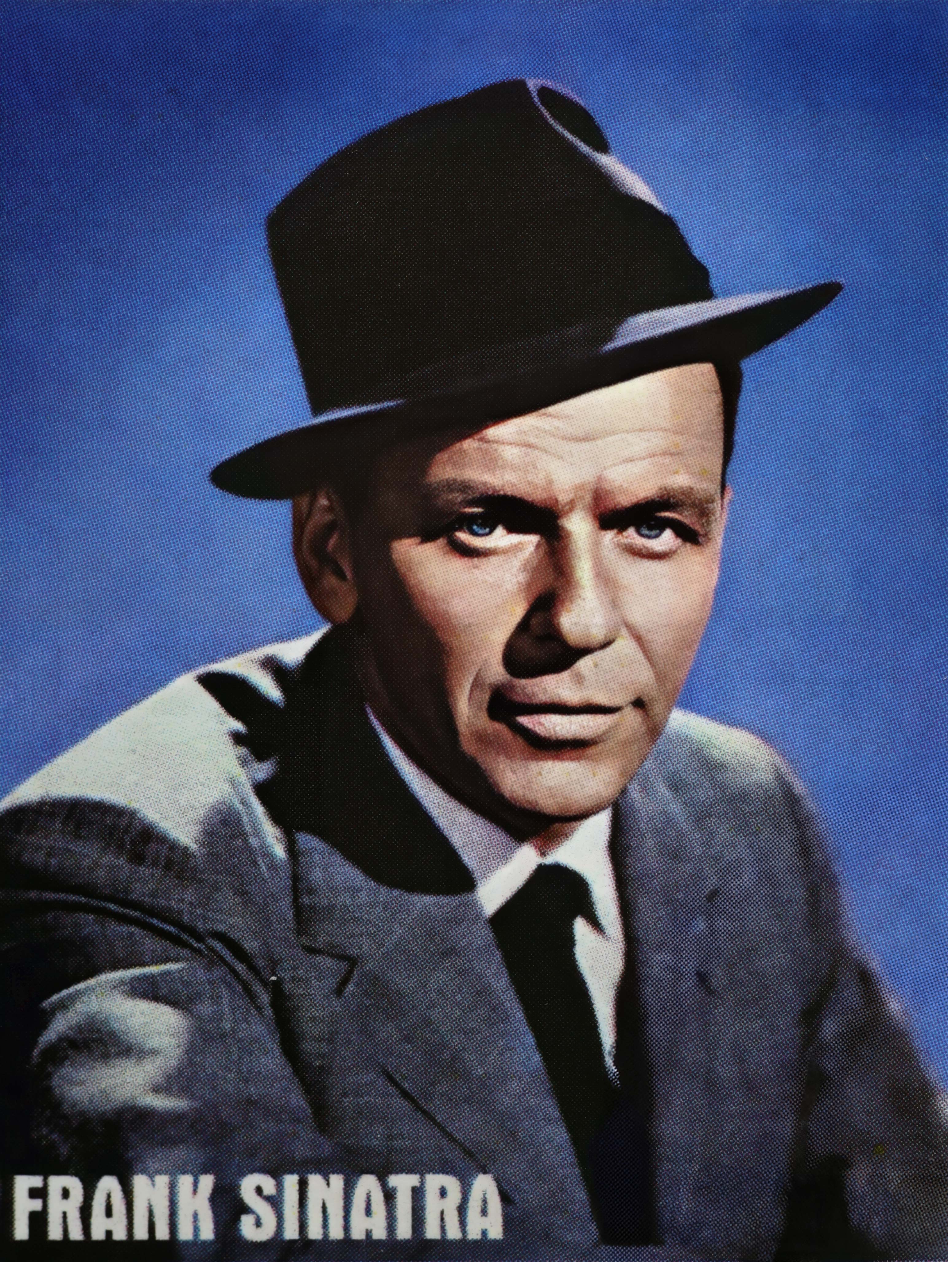 Sinatra, Fedora inclinato